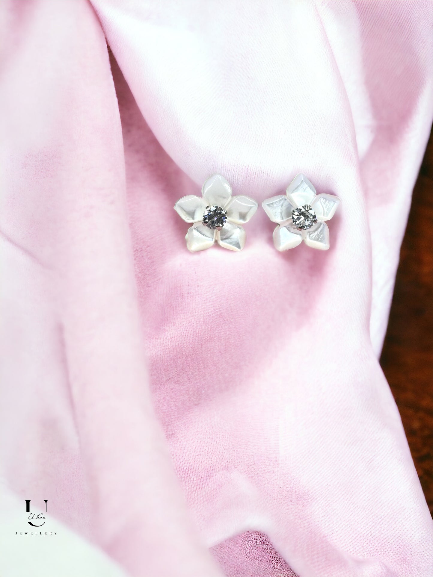 White Mop Flower Stud 3