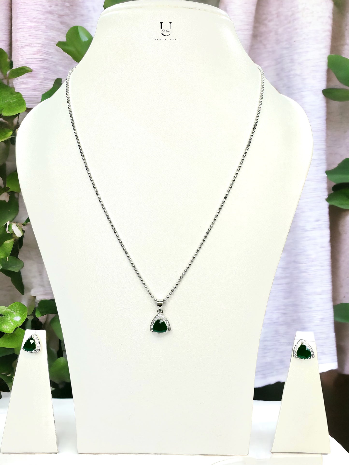 Emerald Pendant Set
