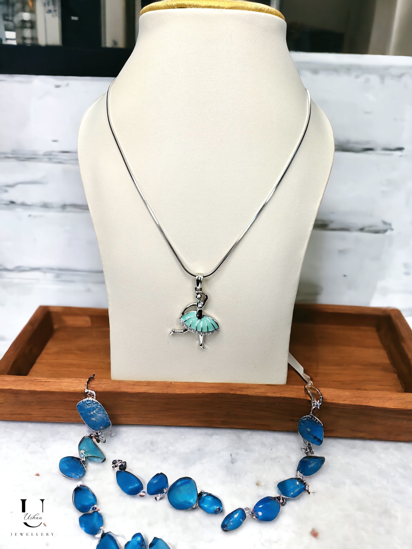 Green Ballerina Pendant Chain